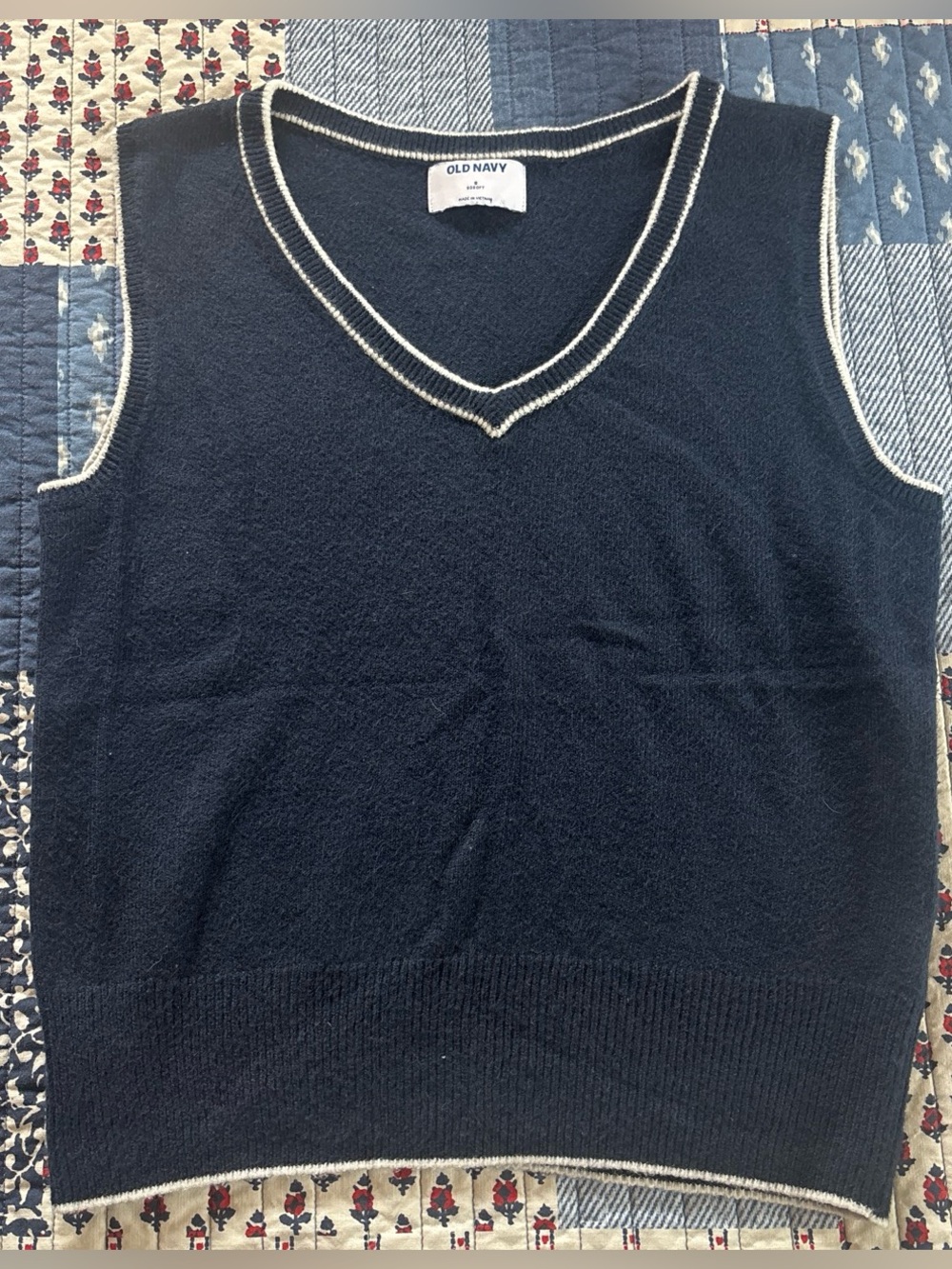 Old Navy Navy V-Neck Sweater Vest